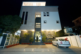 Hotel Near World Trade Park
